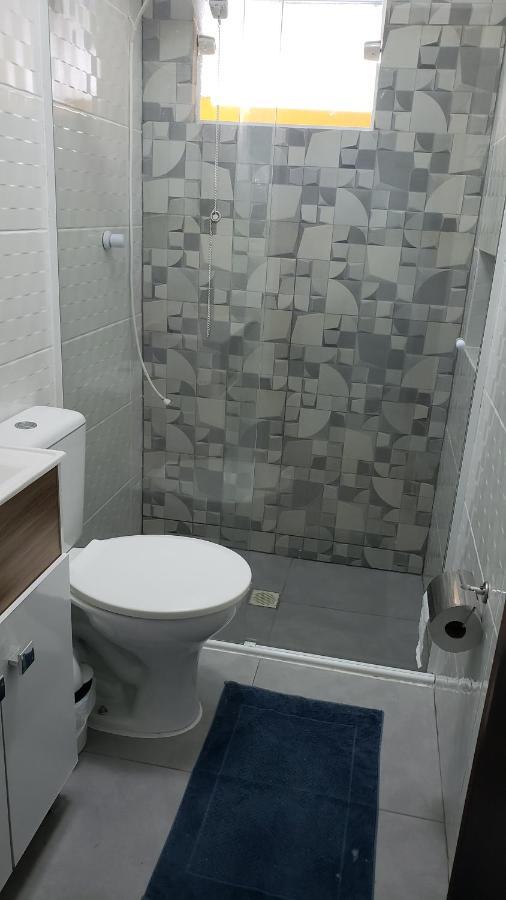 Casa De 2 Quartos No Centro De Бомбиньяс Экстерьер фото